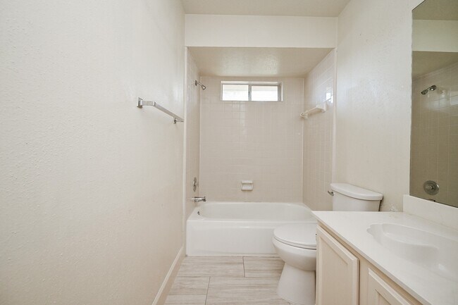 Building Photo - 9731 New Kent Dr