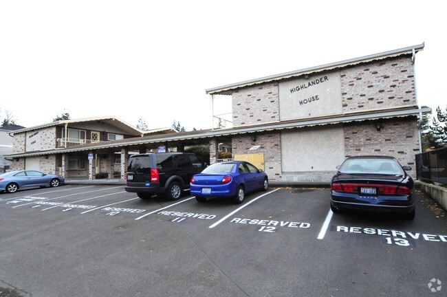 Primary Photo - Highlander Apartments