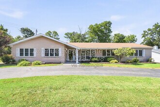 Building Photo - 959 Orchard Lakes Dr