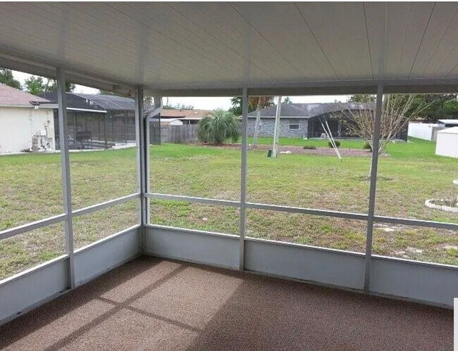 Building Photo - CUTE & COZY!  2 BEDROOM / 2 BATH / 2 CAR GARAGE W/ HUGE YARD (DELTONA)