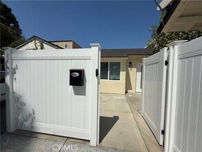 Building Photo - 6227 Wilkinson Ave