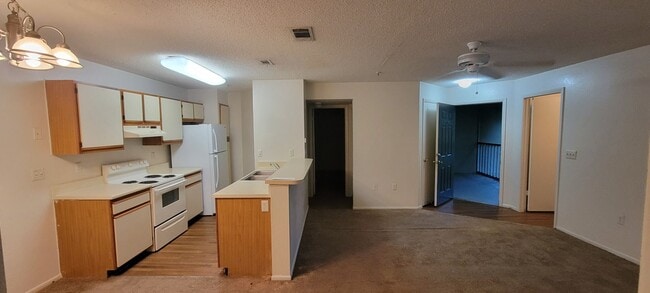 Building Photo - 635 Buoy Ln