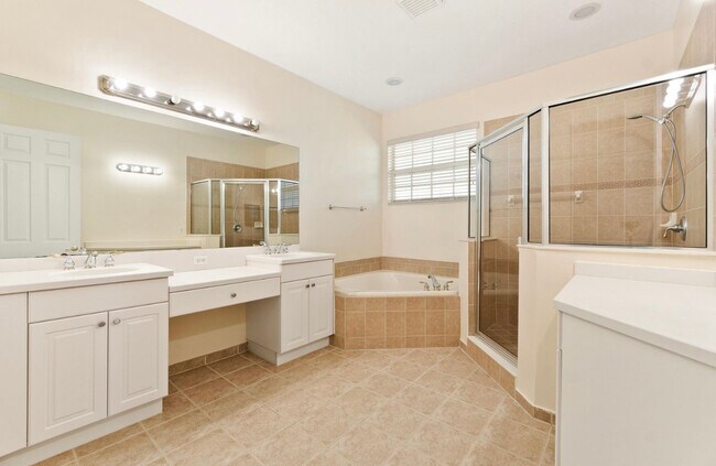 Building Photo - 84 Nottingham Pl