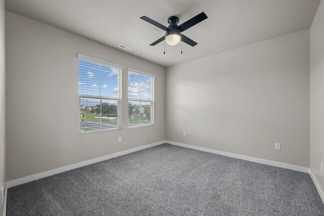 Building Photo - 554 S Church Dr