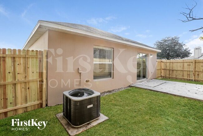 Building Photo - 6671 Gentle Oaks Dr N