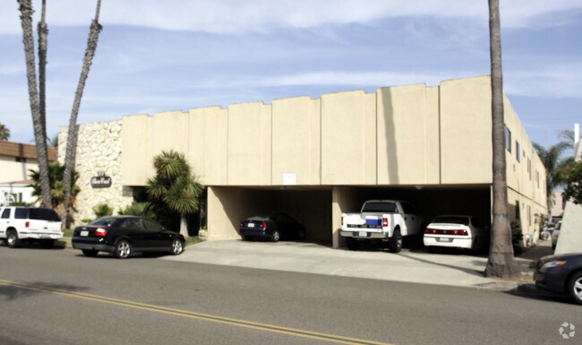 Building Photo - Shore Crest