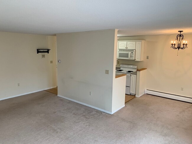 Building Photo - Upper Level Unit With Heat and Hot Water I...
