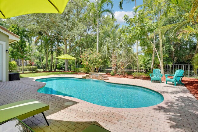 Building Photo - 127 Via Castilla