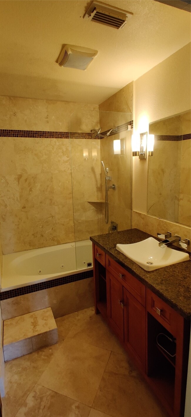 Building Photo - 7207 Raton St