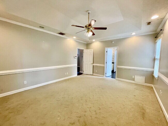 Building Photo - Spacious 3-Bedroom Nest with 2.5 Baths And Bonus Room in Linden