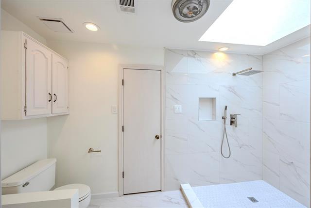 Building Photo - 2508 Chamberlain Dr