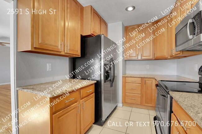 Building Photo - 2591 S High St