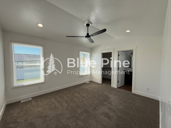 Building Photo - 3758 Inglewood Dr