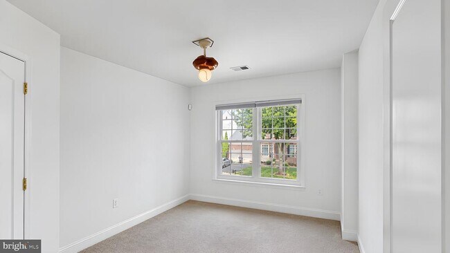 Building Photo - 16521 Telescope Ln
