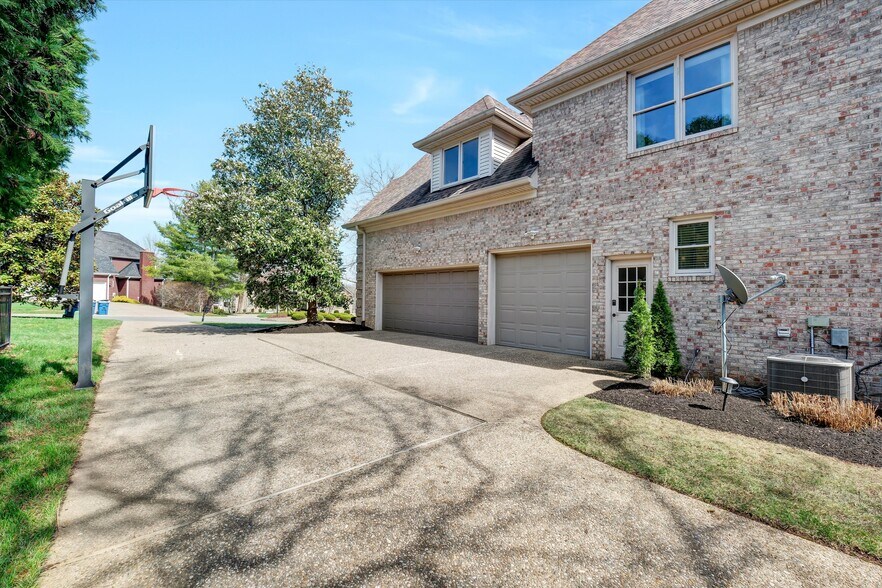 Building Photo - 2603 Locust Hill Pl