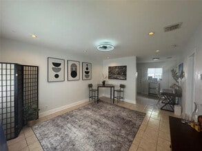 Building Photo - 1107 NW 4th Ave