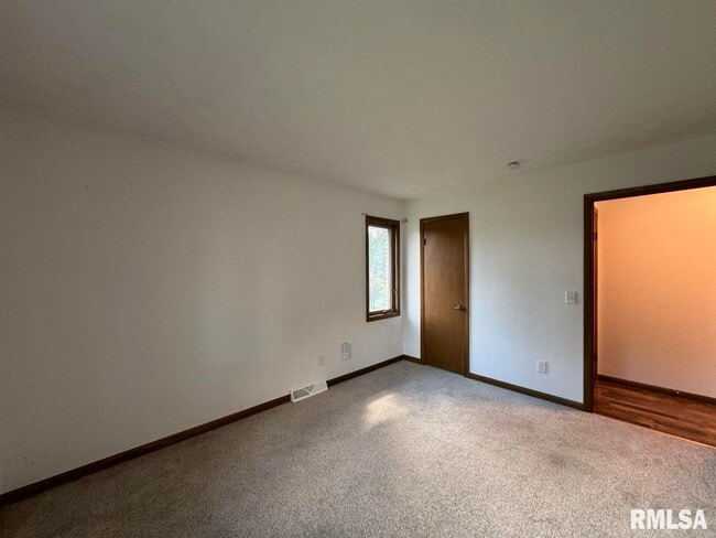 Building Photo - 3816 Ridgewood Dr