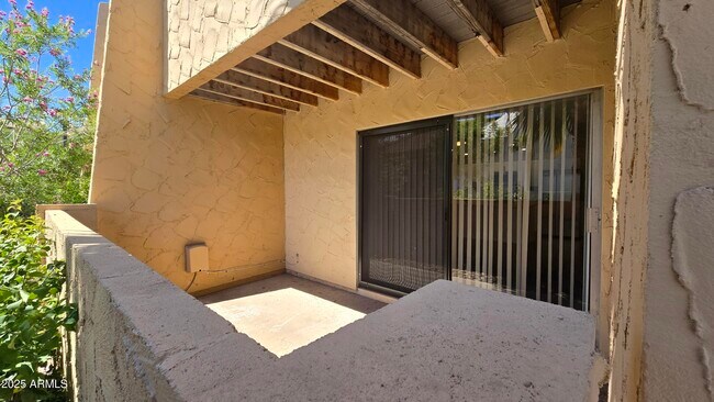 Building Photo - 8055 E Thomas Rd