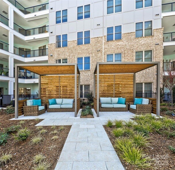 Building Photo - 8501 University Executive Park Dr