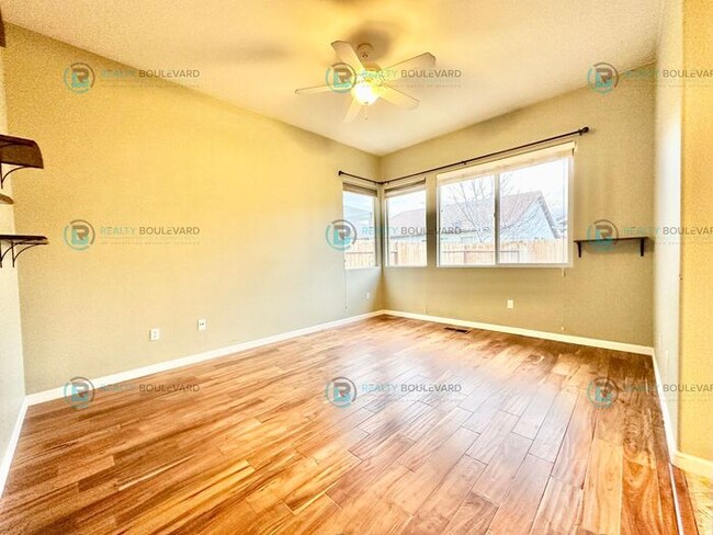 Building Photo - Half-Month Free Rent! Charming 3-Bedroom H...