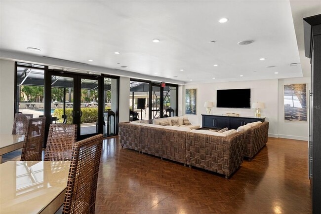 Building Photo - 3301 Bayshore Blvd