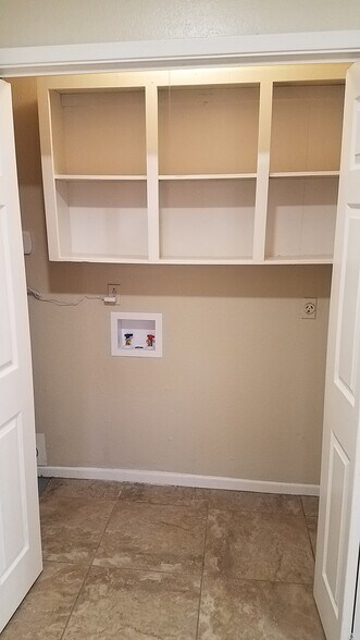 Building Photo - 123 N Glenwood Dr