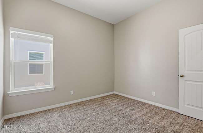 Building Photo - 909 Ada Ln