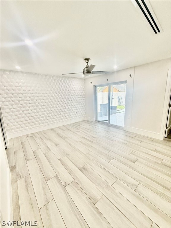 Building Photo - 733 Pine Cone Ln