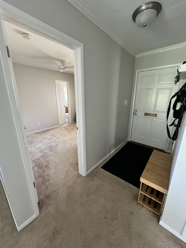 Building Photo - 6850 Clara Lee Ave