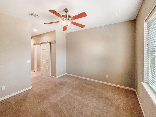 Building Photo - 2208 Kavanaugh Blvd