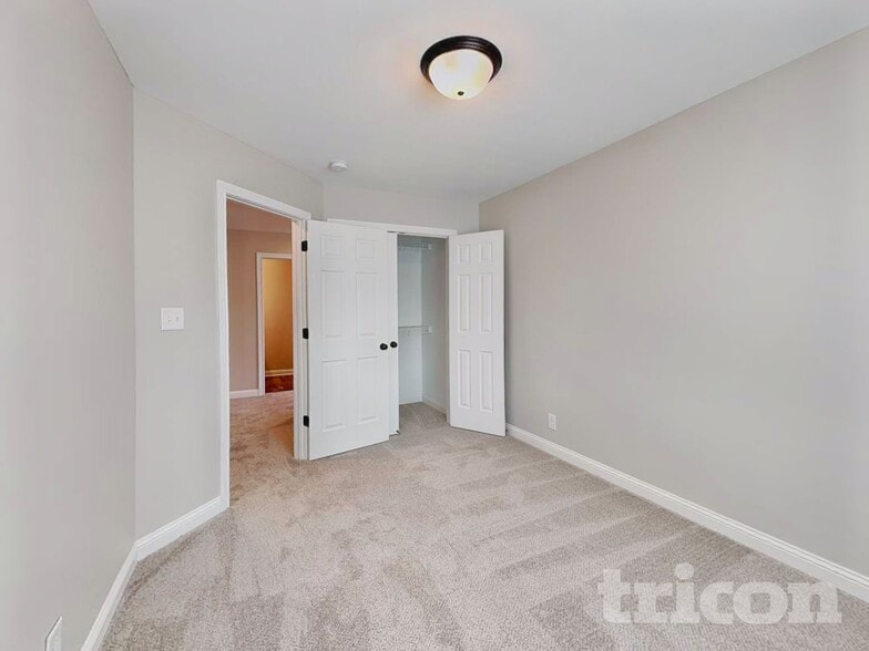 Building Photo - 129 Bonnell Dr