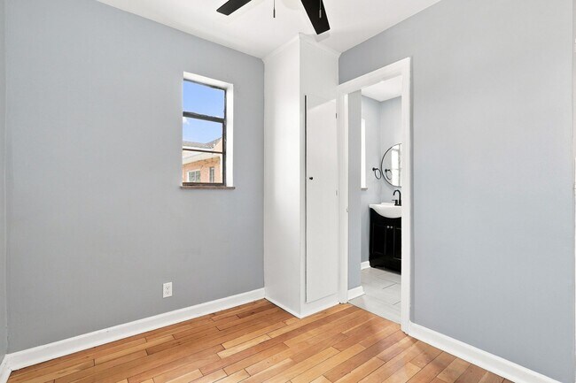 Building Photo - 10-20 E. Deshler Ave