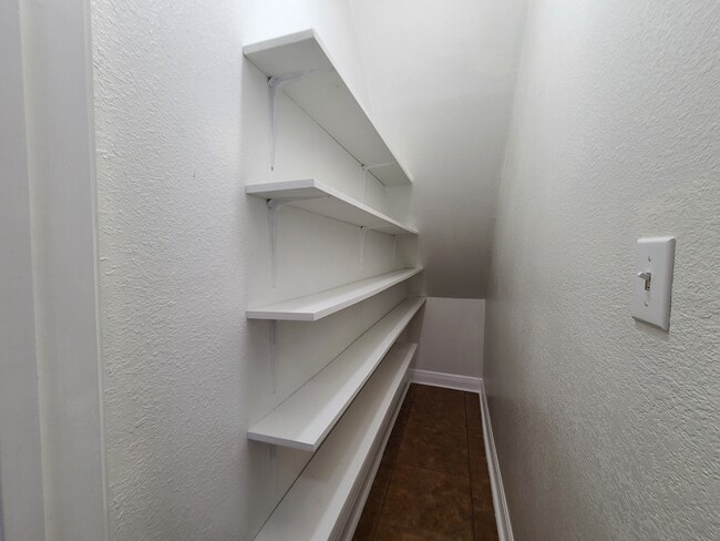 Building Photo - 3100 Ivy Pl