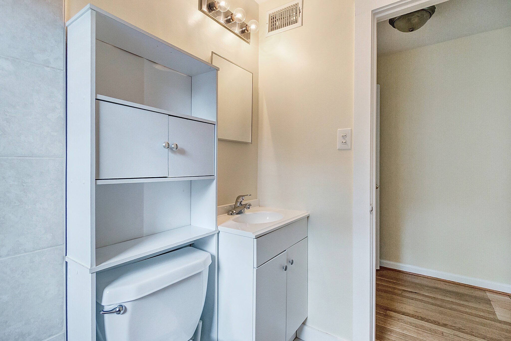 Building Photo - 9085 Autoville Dr