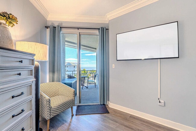 Building Photo - 10 N Forest Beach Dr