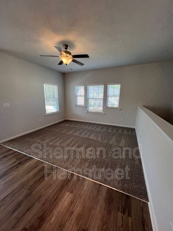 Building Photo - 5055 Mimosa Dr