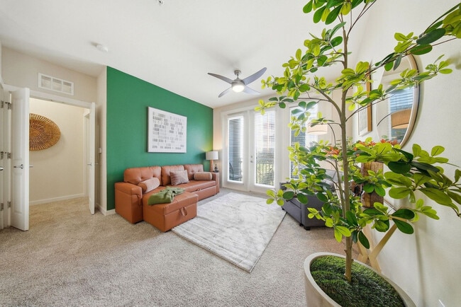 Building Photo - 1700 W Cleveland St