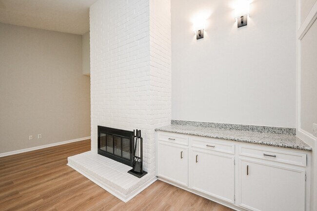 Building Photo - 2818 Green Fields Dr