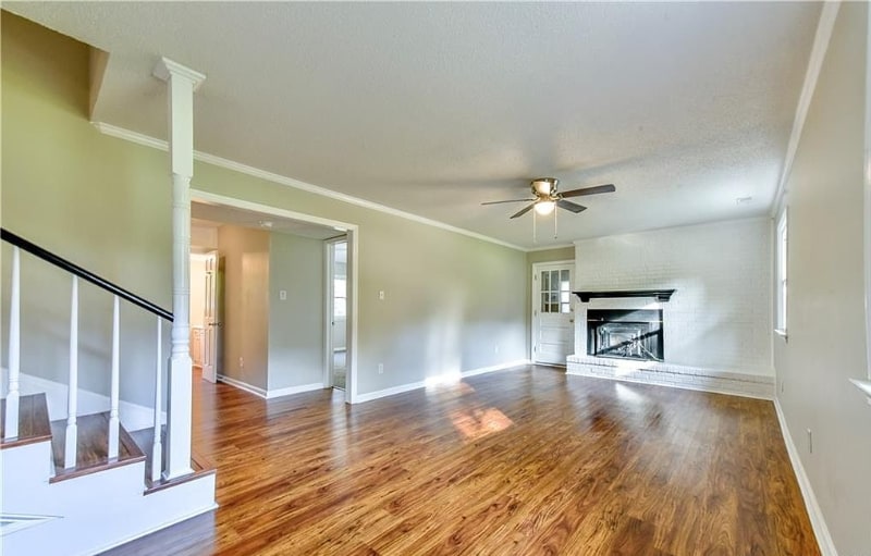 Building Photo - 233 Vivian Dr