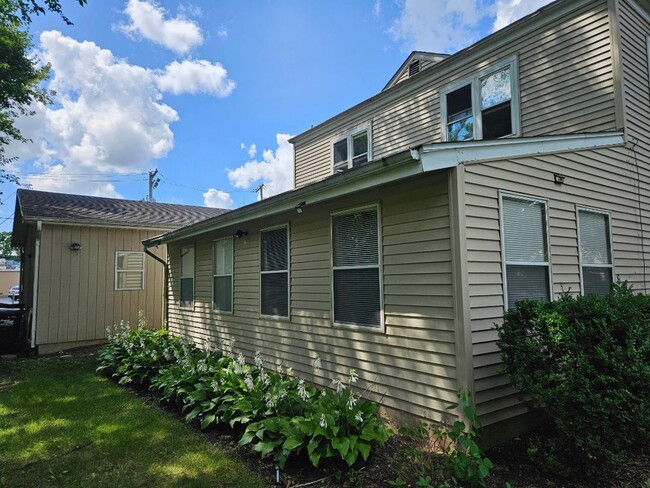 Building Photo - 161 Dole Ave
