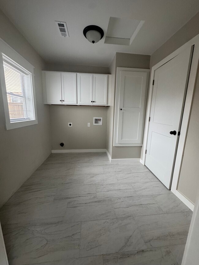 Building Photo - 610 Ripley Ave