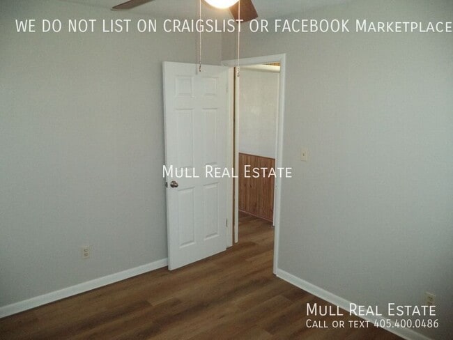 Building Photo - 3002 SW 53rd St