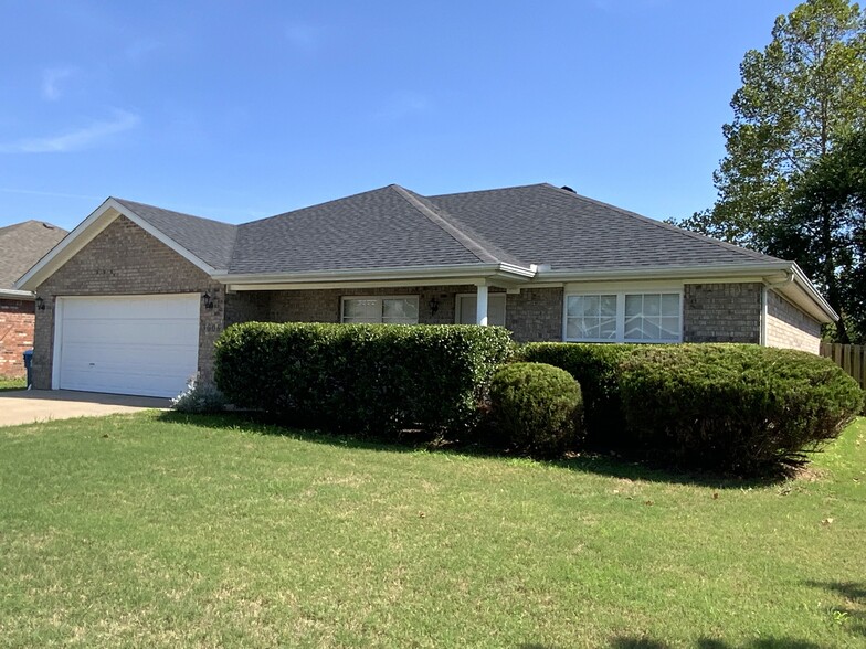 Building Photo - 3605 SW Carriageway Ave