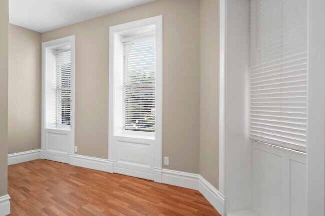 Building Photo - Attn: PARTY ANIMALS