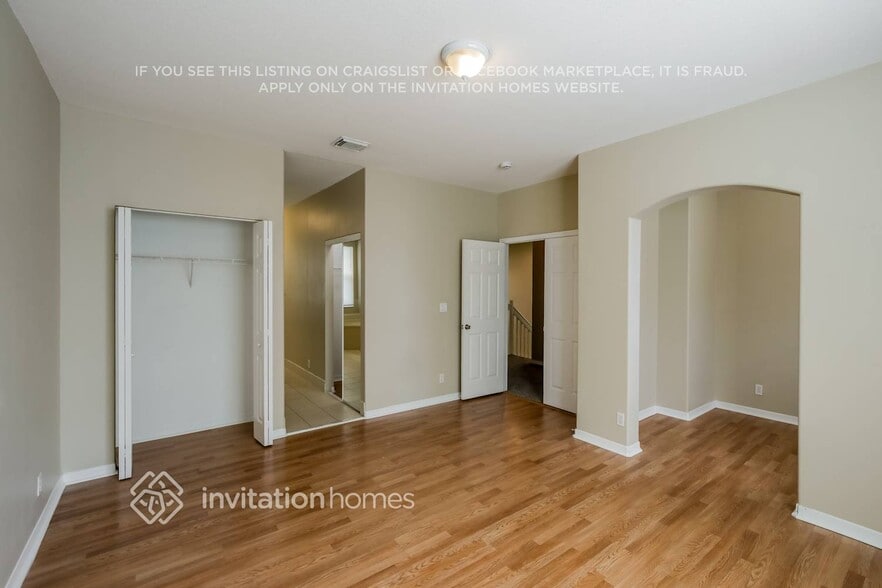 Building Photo - 4928 SW 38th Way