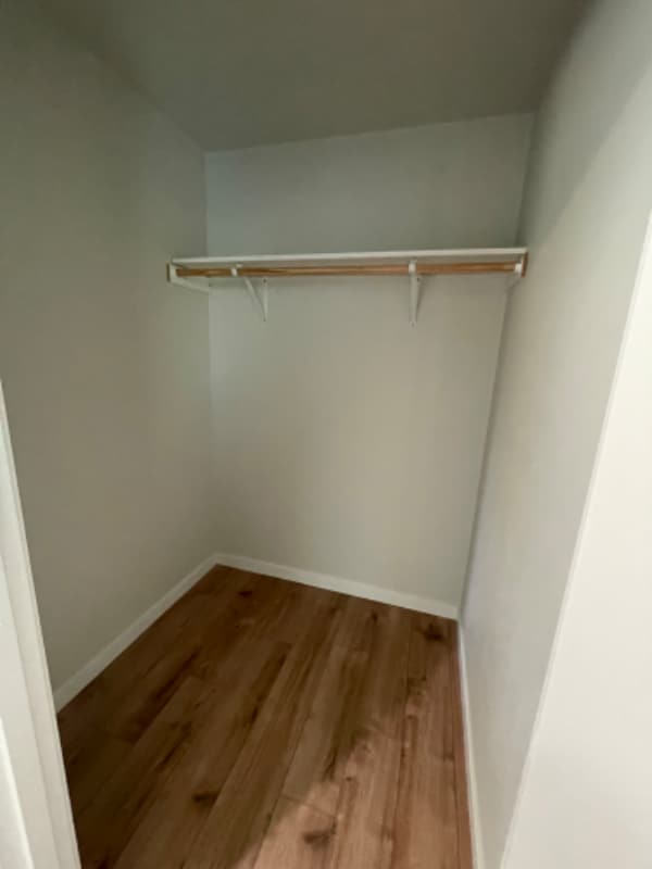 Building Photo - 1040 W 2nd St Ext