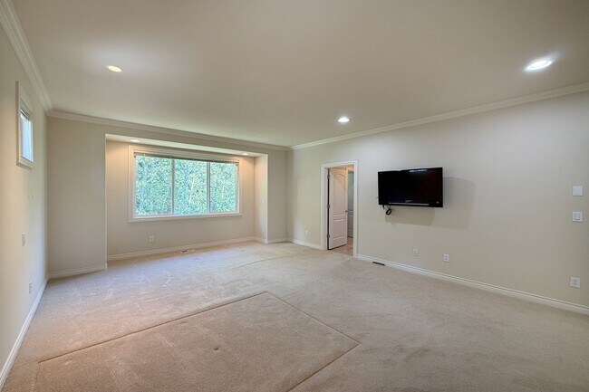 Building Photo - 3Bd/2.5Ba Redmond Home