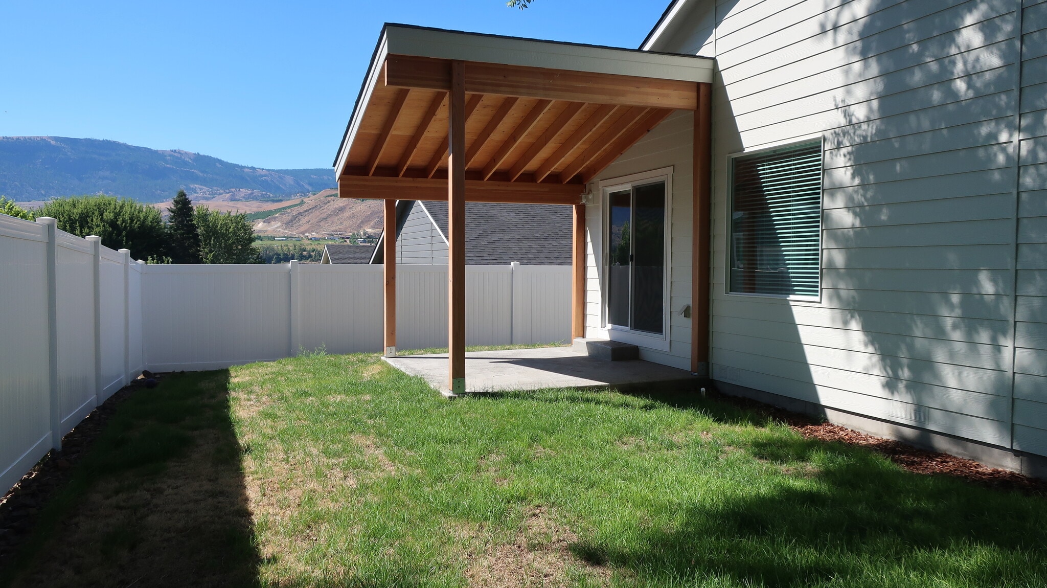 Building Photo - 1099 S New Oak Ln