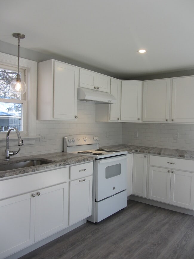 Building Photo - 59 Western Ave