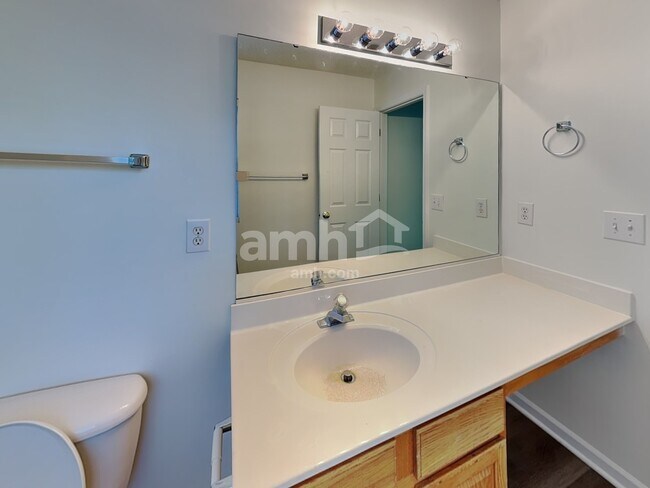 Building Photo - 5202 Carriage Woods Dr